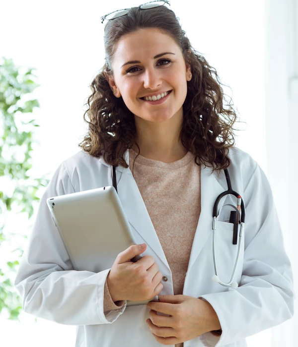 joven-hembra-camara-positividad-sonrientes-page