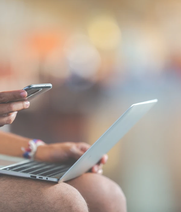 tourists-look-tablet-search-tourist-attractions-page